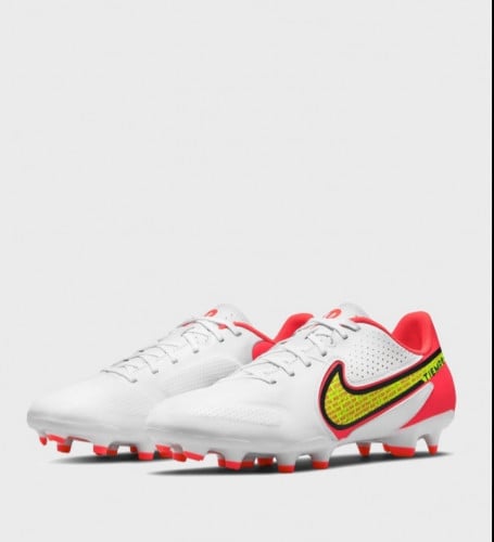 حذاء كرة قدم تيمبو من نايك