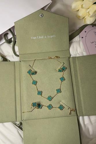 طقم فان كليف