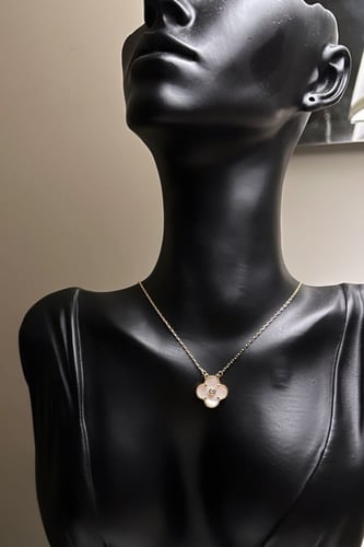 عقد الزهره فان كليف