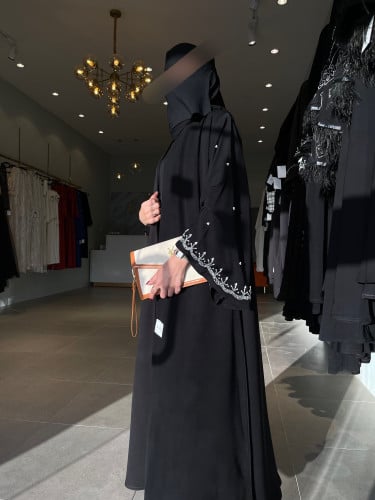 عباية اكمام خرز