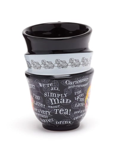 كوب أليس في بلاد العجائب