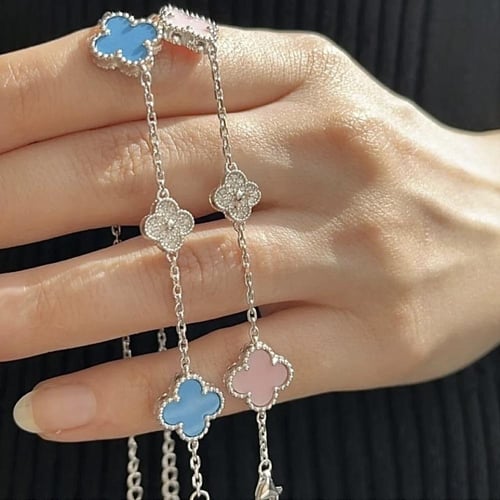 اسوارة فان كليف خمس وردات