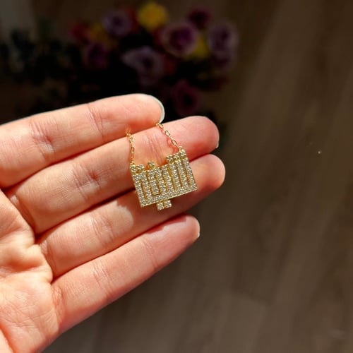 سلسال اسم لامع بالخط الكوفي