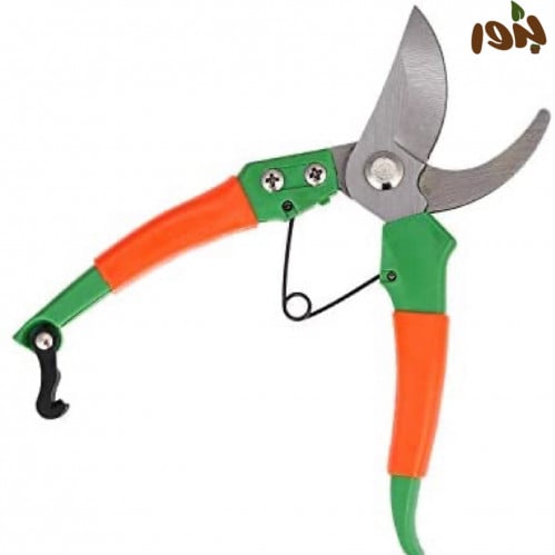 مقص لتقليم الأشجار