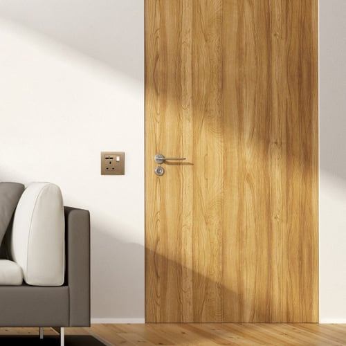 فيش ثلاثي 13 امبير بمفتاح مع مدخل USB