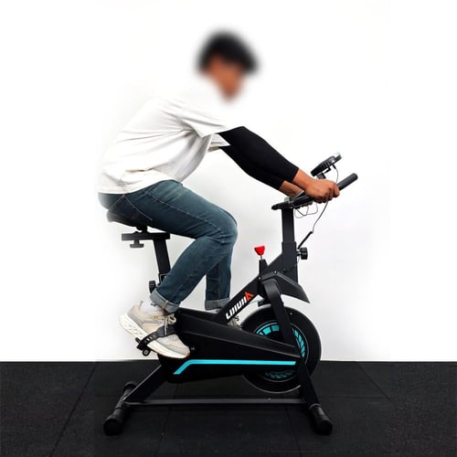 دراجة لتمارين اللياقة البدنية وتمارين الكارديو وال...