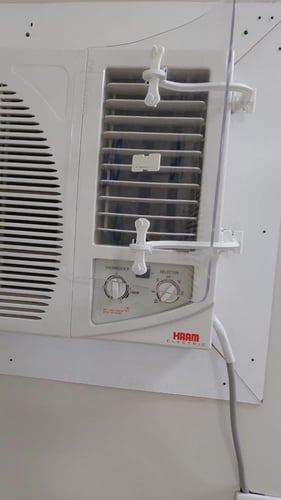 موجه هواء مكيف الشباك