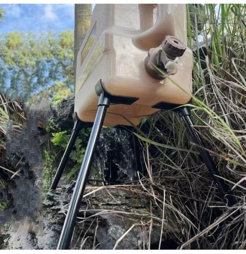 حامل قارورة الماء المحمول قابل للطي