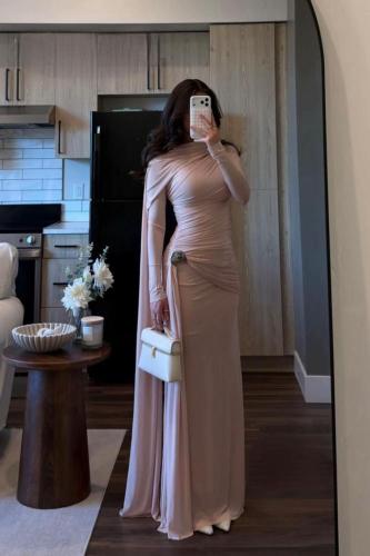 فستان انيق بكم طويل