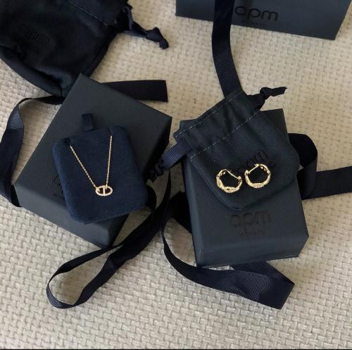 عرض قطعتين من APM