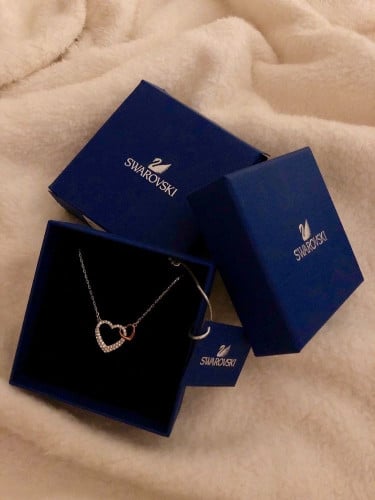 قلادة سوارفسكي تقليد