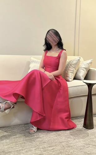 فستان كلوش بكسرات