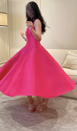 فستان كلوش بكسرات