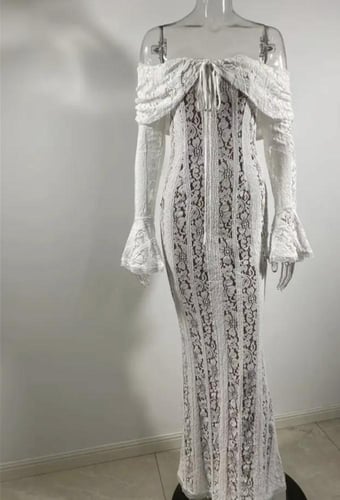 فستان دانتيل بأكمام طويلة