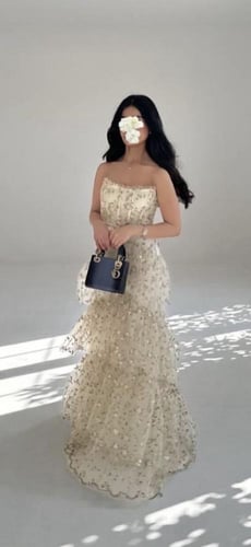 فستان مورّد بدون أكمام