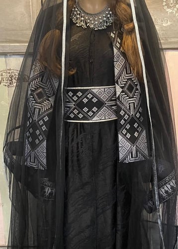 ثوب النشل تصميم حصري