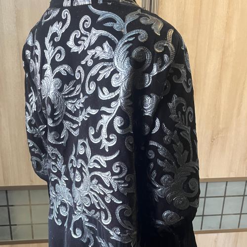 عباية مخمل مع قطع جلد