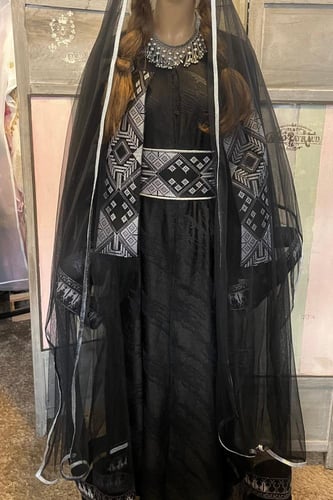 ثوب النشل تصميم حصري