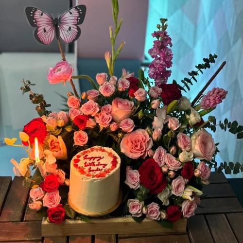 تنسيق “عيد وفرح + كيكة