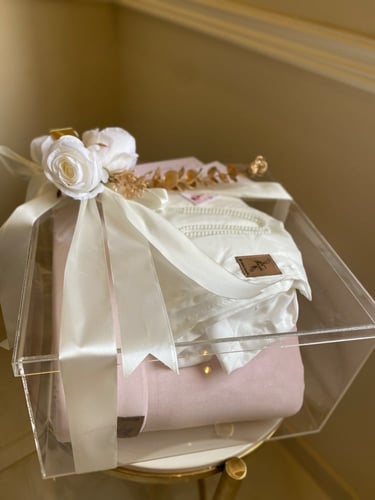 طقم وردي مع بوكس