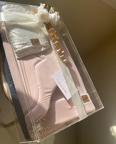 طقم نسائي +سجاده رجالي