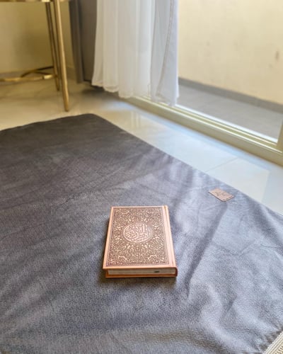 سجاده رجالي رمادي