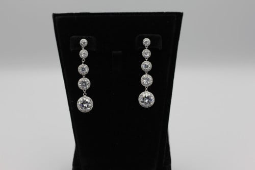 (Silver Earring) O&A حلق زيركون مطلي فضي