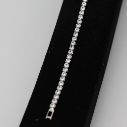 (Bracelet) O&A اونسيال تنس سولتير حجم وسط