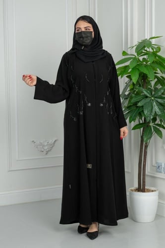 عباية مطرزة