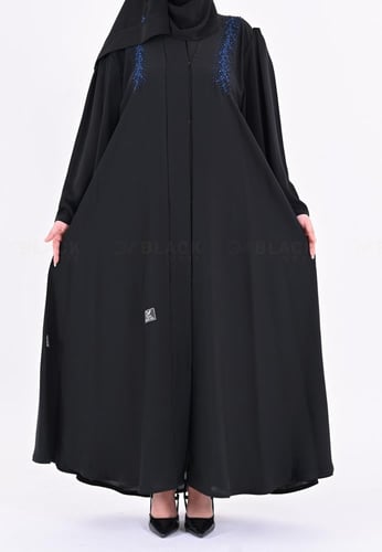 عباية مطرزة
