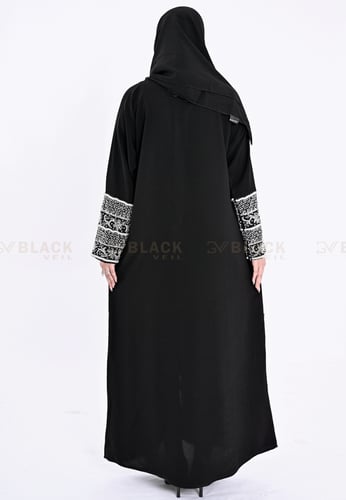 عباية كتف ملكي مطرزة