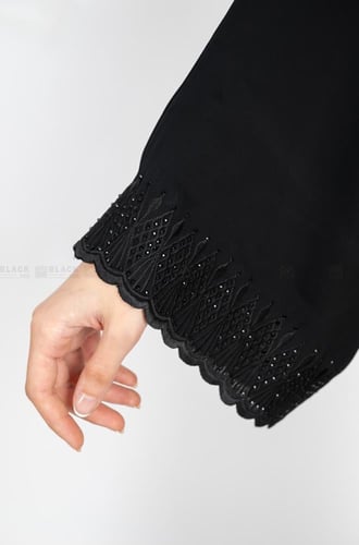 عباية مطرزة