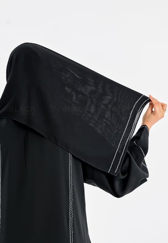 عباية كلوش مطرزة