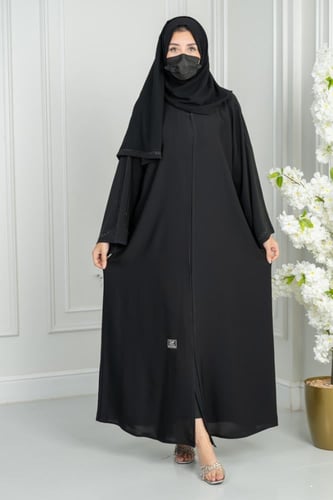 عباية مطرزة