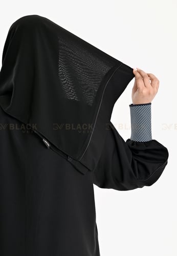 عباية كتف بأكمام مضغوطة