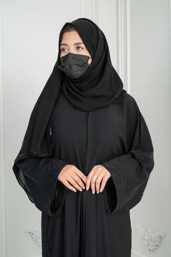 عباية كم مطرز آري