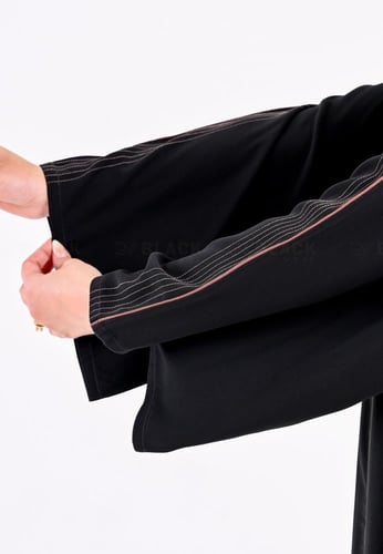 عباية تحديد ساتان بكم مربع