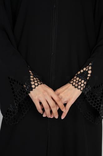 عباية مطرزة