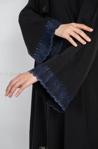 عباية مطرزة