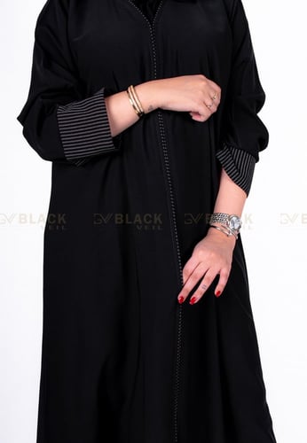 عباية كتف كم مقلوب