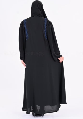 عباية مطرزة