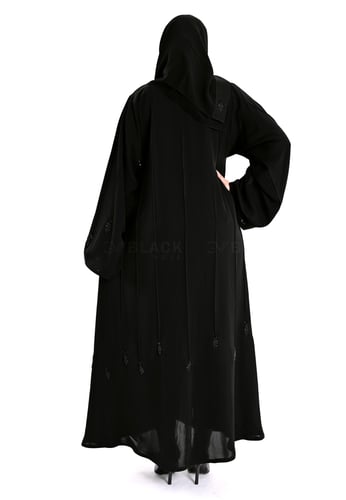 عباية كتف مطرزة