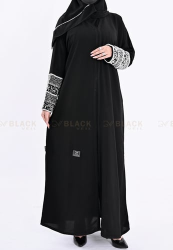 عباية كتف ملكي مطرزة