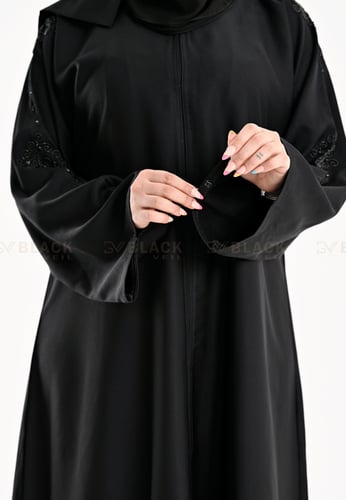 عباية كتف مطرز