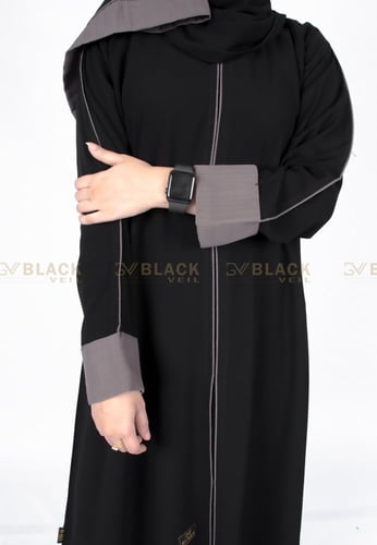 عباية كتف كم مقلوب