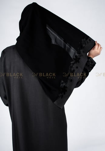 عباية كتف مطرز