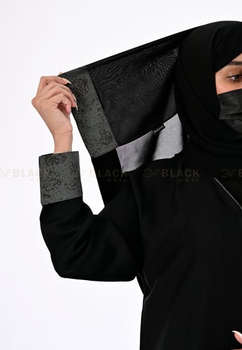 عباية كتف كم مقلوب