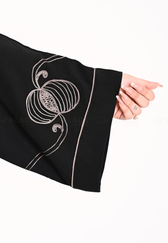 عباية كتف مطرز