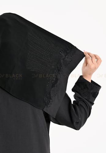 عباية كتف مطرز