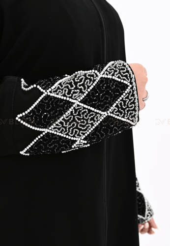 عباية كتف ملكي مطرزة